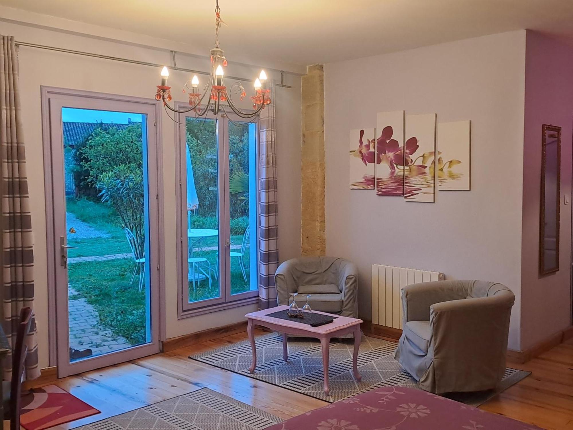 Saint-Seurin-de-Cadourne La Cadournaise B&B 외부 사진